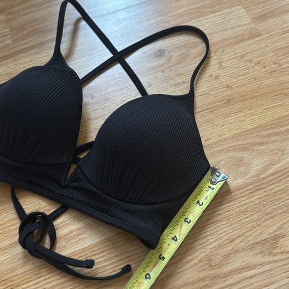 Black Strappy Bralette - Picture 4 of 9